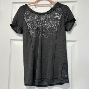 Lululemon Women's Size 8 Run Wild Tech Shirt Short Sleeve Crew Neck Gray EUC‎